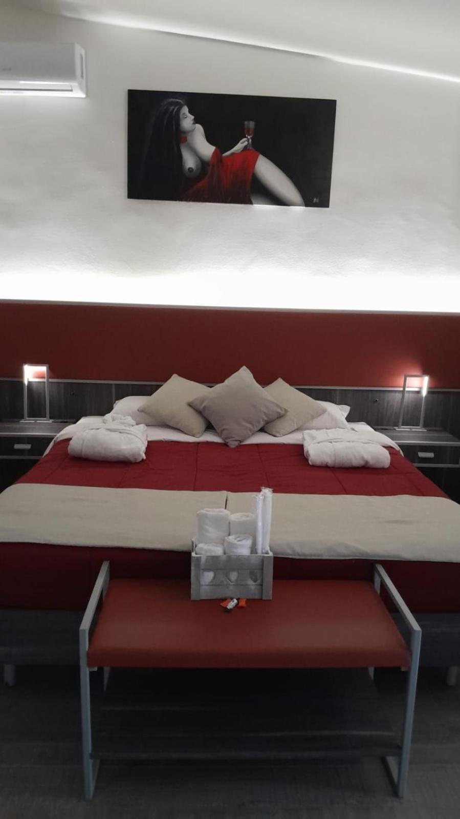 Rainbow Sweet Rooms Вальмонтоне Номер фото